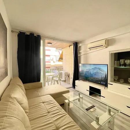 Navasa Modern Poniente Beach בנידורם