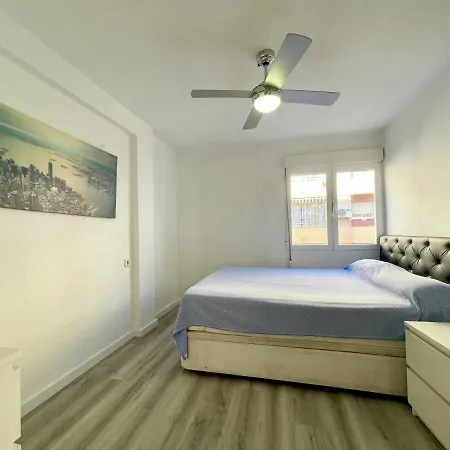 Navasa Modern Poniente Beach * בנידורם