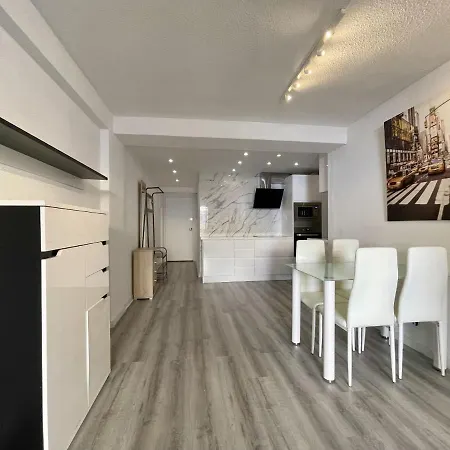 Navasa Modern Poniente Beach דירה