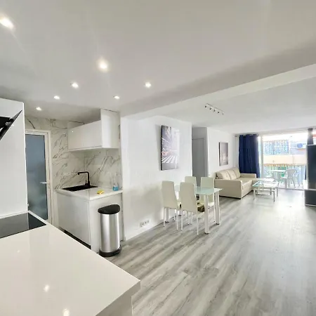 Navasa Modern Poniente Beach דירה
