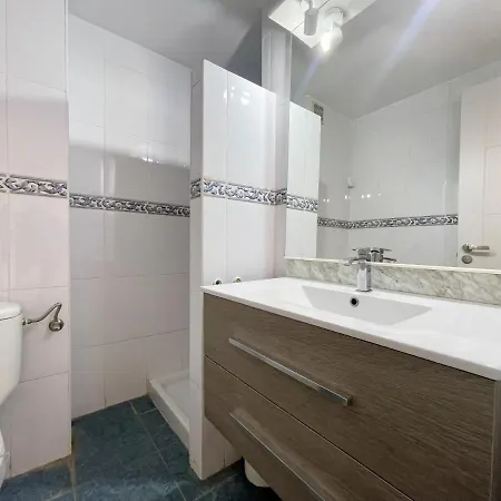 Navasa Modern Poniente Beach בנידורם