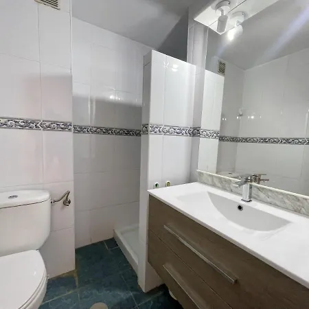 Navasa Modern Poniente Beach * בנידורם